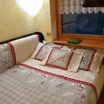 Chalet L'ange Des Neiges - Relax & Spa בקתה